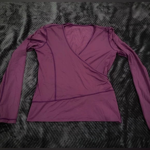 Lululemon V-Neck Long-Sleeve Limited Edition Top - Picture 2 of 3